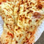 Boulettes de viande aux pommes de terre et à la sauce tomate