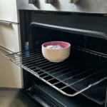 Oui, le bicarbonate de soude permet aux toilettes de sentir toujours bon